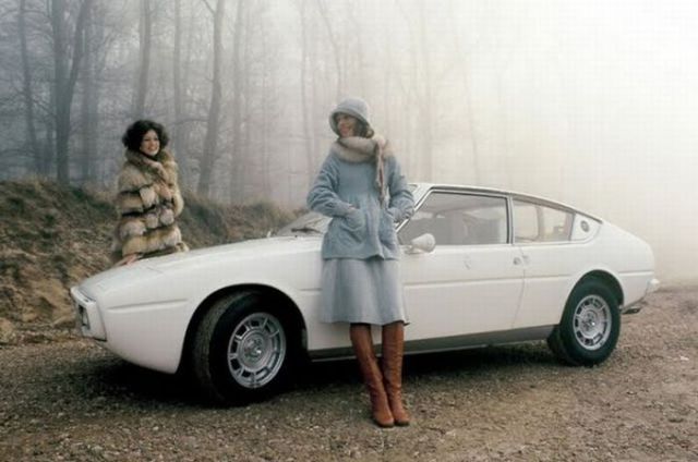 Babes in Vintage Vehicle Ads (20 pics)