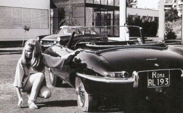 Babes in Vintage Vehicle Ads (20 pics)