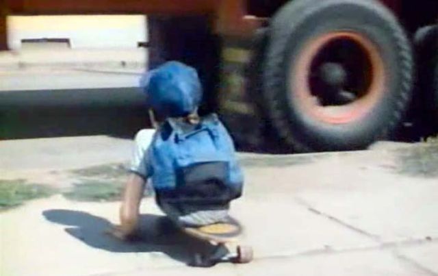 The Man with Half a Body! (33 pics)