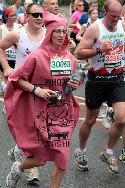 The Most Excellent Costumes at 2010 London Marathon (42 pics)