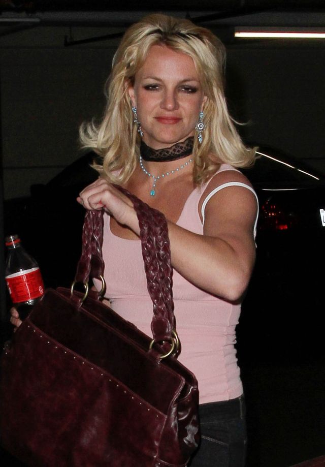 Britney Spears Looks Like a Middle-Aged Hooker (6 pics)