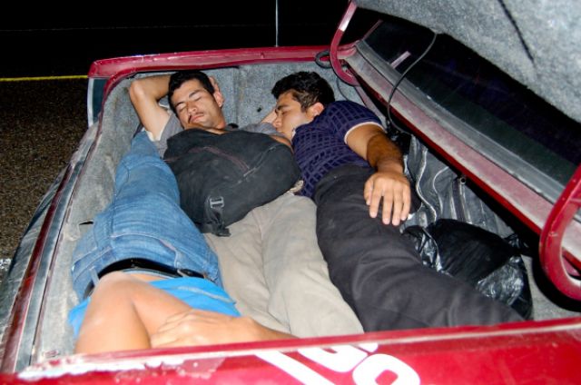 How Illegal Aliens Cross the Border (49 pics)