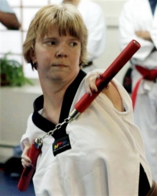 A Girl with No Arms or Kneecaps Goes for Taekwondo Black Belt (5 pics)