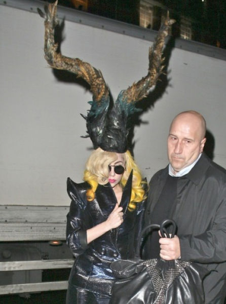 The Most Outrageous Lady Gaga&rsquo;s Costumes (25 pics)