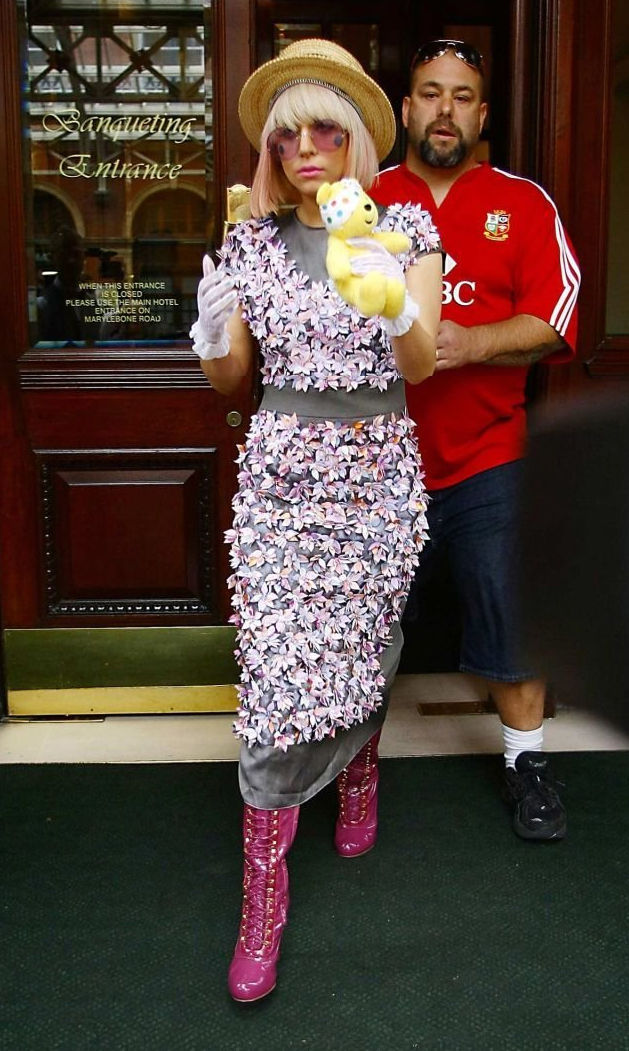 The Most Outrageous Lady Gaga&rsquo;s Costumes (25 pics)