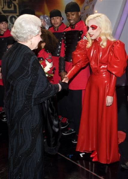 The Most Outrageous Lady Gaga&rsquo;s Costumes (25 pics)