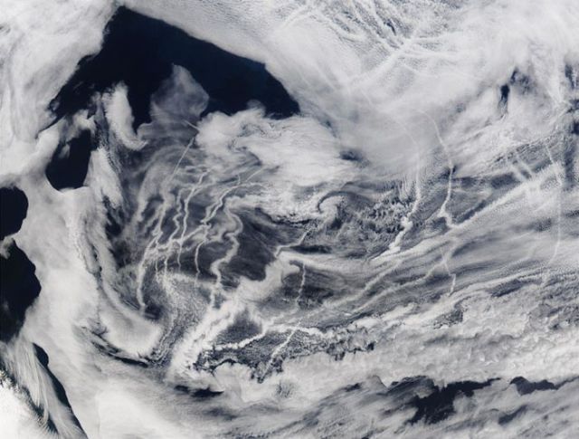 How Clouds Are Seen from Space (25 pics)