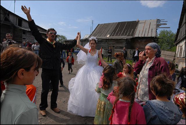 Sad Gypsy Wedding (17 pics)