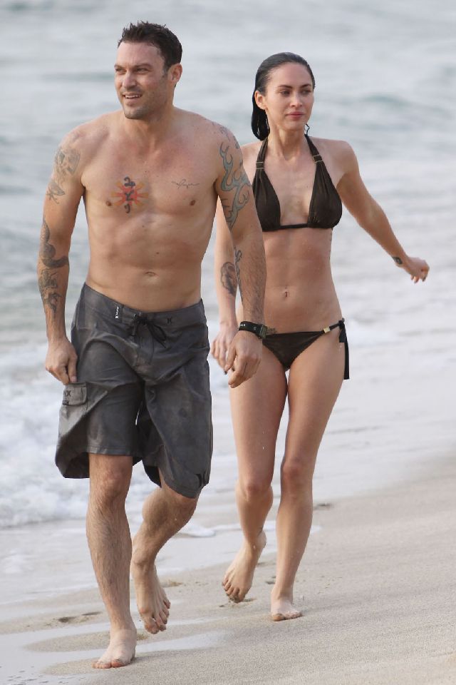 Megan Fox and Her Six-Pack Abs (9 pics)