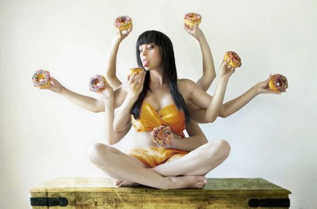 Donuts and Girls – What More to Ask! (33 pics) Donuts and Girls – What More to Ask! (33 pics)