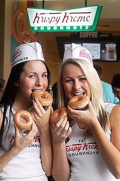 Donuts and Girls – What More to Ask! (33 pics) Donuts and Girls – What More to Ask! (33 pics)