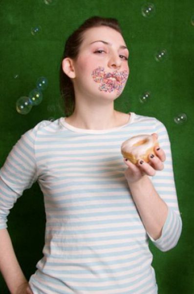 Donuts and Girls – What More to Ask! (33 pics) Donuts and Girls – What More to Ask! (33 pics)