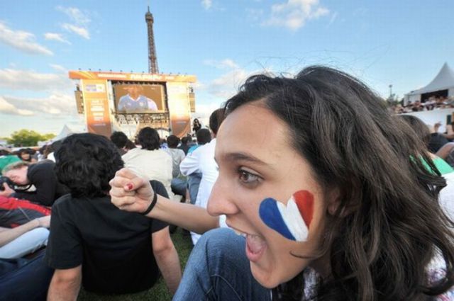 Female World Cup Fans (74 pics)