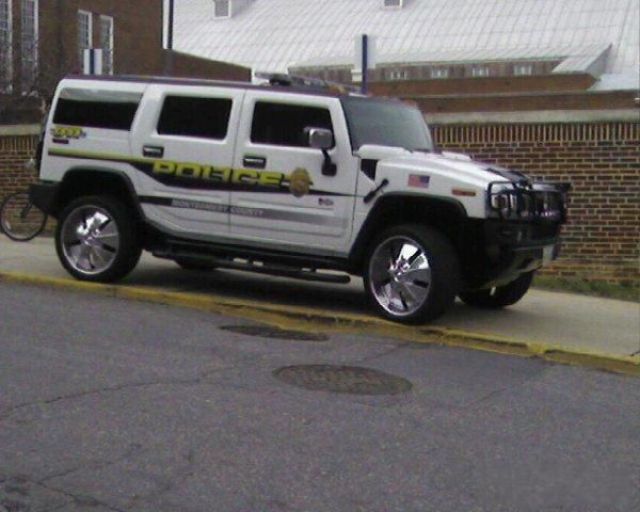 Unusual, Funny and Awesome Cop Cars (27 pics)