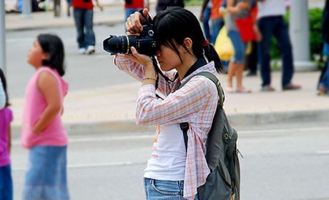 Cute Female Photographers Being photographed (41 pics)