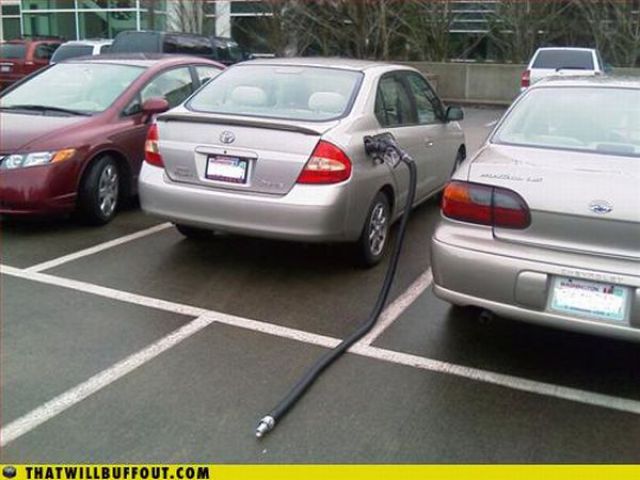 Cars in Hilarious and Weird Situations (83 pics) Cars in Hilarious and Weird Situations (83 pics)