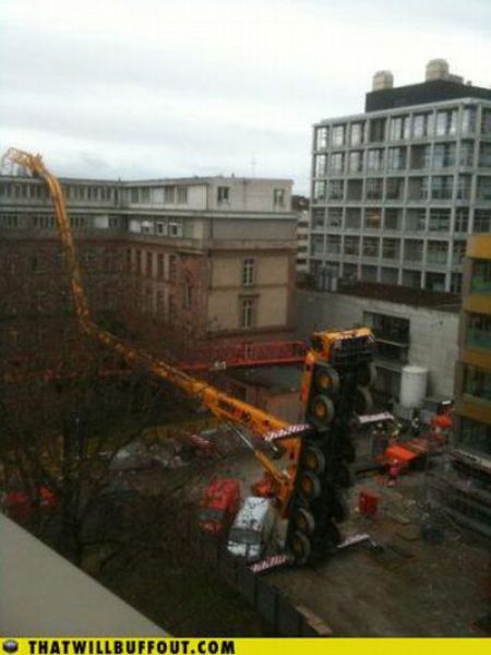 Cars in Hilarious and Weird Situations (83 pics) Cars in Hilarious and Weird Situations (83 pics)