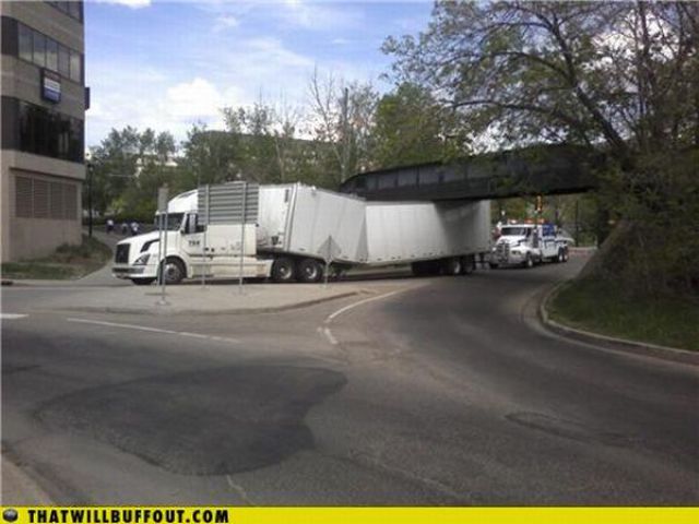 Cars in Hilarious and Weird Situations (83 pics) Cars in Hilarious and Weird Situations (83 pics)
