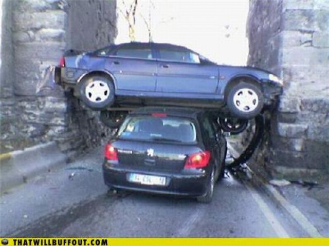 Cars in Hilarious and Weird Situations (83 pics) Cars in Hilarious and Weird Situations (83 pics)