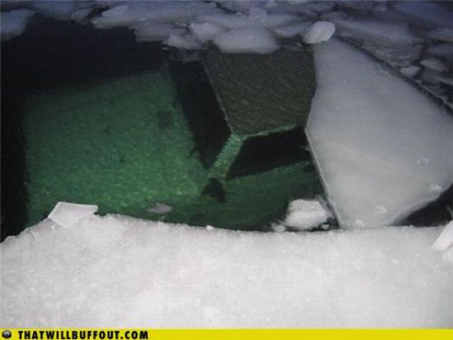 Cars in Hilarious and Weird Situations (83 pics) Cars in Hilarious and Weird Situations (83 pics)