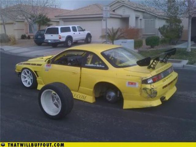Cars in Hilarious and Weird Situations (83 pics) Cars in Hilarious and Weird Situations (83 pics)