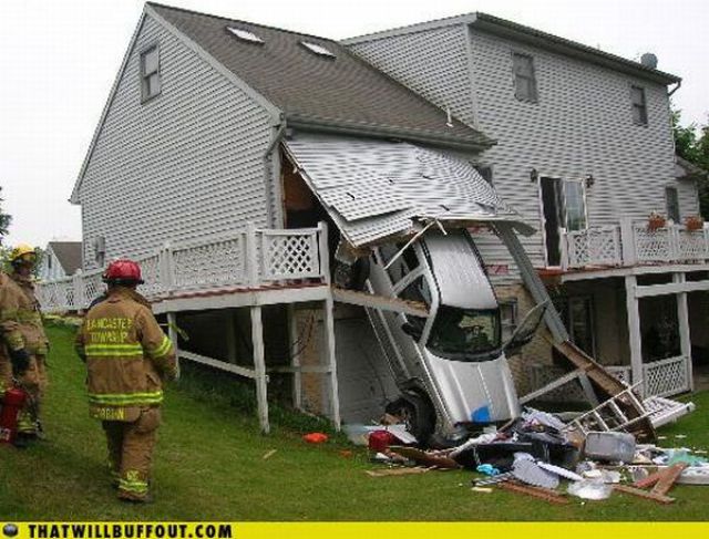 Cars in Hilarious and Weird Situations (83 pics) Cars in Hilarious and Weird Situations (83 pics)