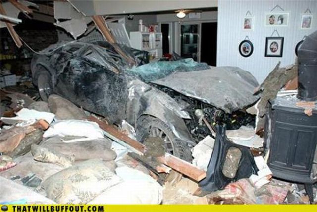 Cars in Hilarious and Weird Situations (83 pics) Cars in Hilarious and Weird Situations (83 pics)