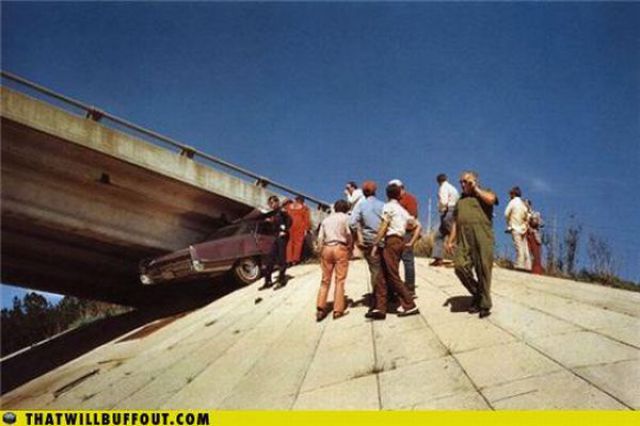 Cars in Hilarious and Weird Situations (83 pics) Cars in Hilarious and Weird Situations (83 pics)