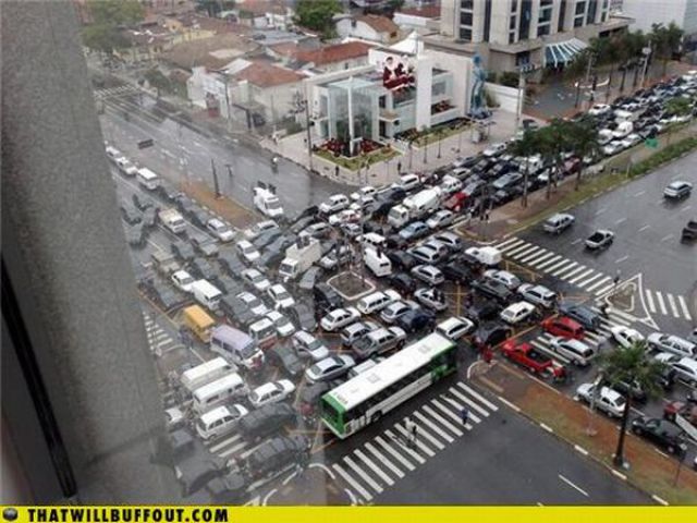 Cars in Hilarious and Weird Situations (83 pics) Cars in Hilarious and Weird Situations (83 pics)