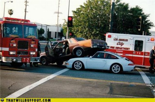 Cars in Hilarious and Weird Situations (83 pics) Cars in Hilarious and Weird Situations (83 pics)