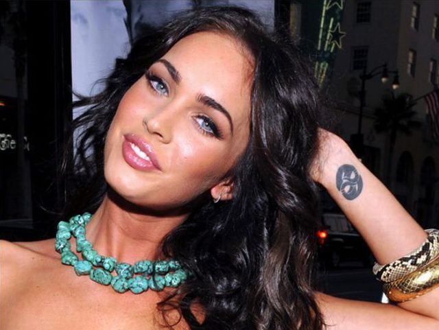 Celebrities Love Tattoos (75 pics)