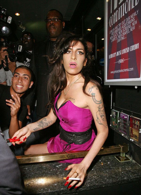 Amy Winehouse Looks Better Than Usual 5 pics Looking for really hot 