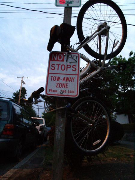 Creative ways to Park a Bicycle (20 pics)