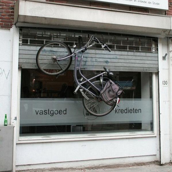 Creative ways to Park a Bicycle (20 pics)