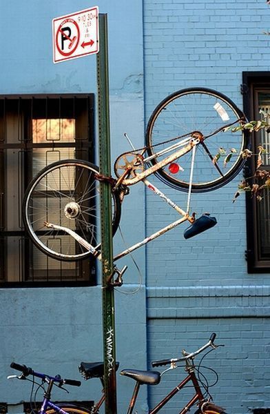 Creative ways to Park a Bicycle (20 pics)