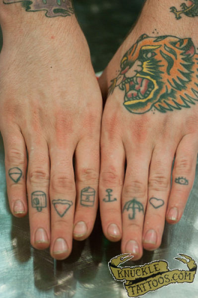 25 Different Knuckle Tattoos (50 pics)