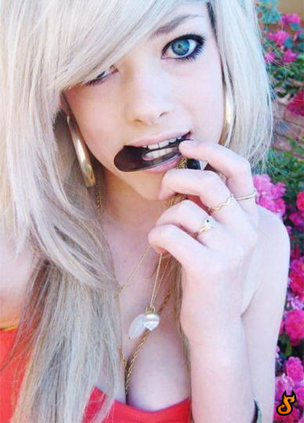 Emo Babes (71 pics)
