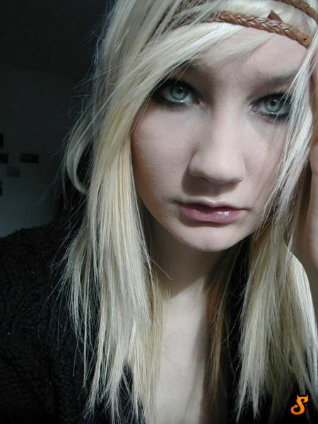 Emo Babes (71 pics)