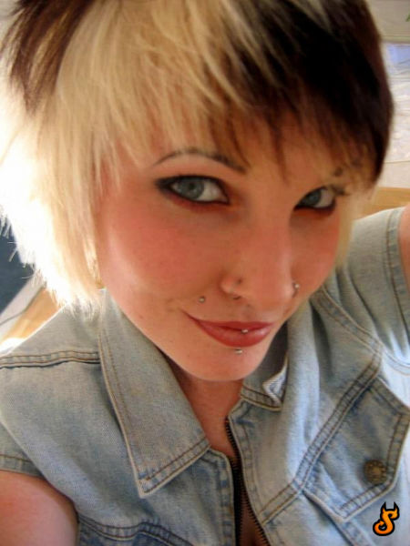 Emo Babes (71 pics)