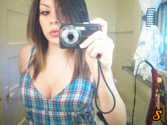 Emo Babes (71 pics)