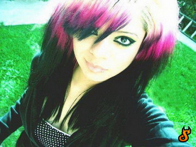 Emo Babes (71 pics)