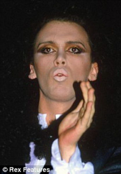 pete burns lips. Looking at Pete Burns,