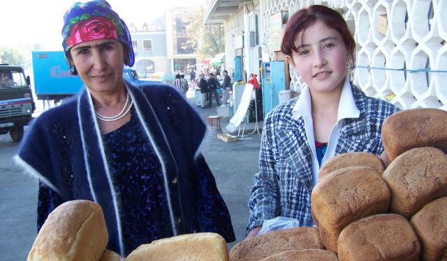 Tips Dan Cara Cantik Wanita Dari Tajikistan [ www.BlogApaAja.com ]