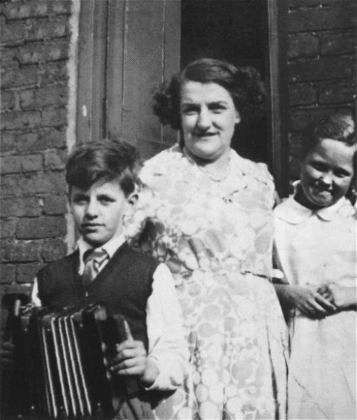 Rare Photographs of Celebrities. Part 12