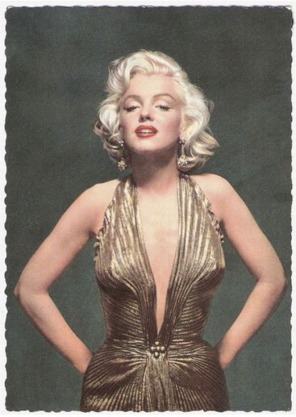Click on the picture to see postcards with sexy vintage girls