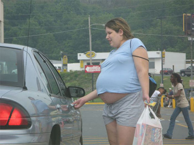weird photos of 640 33 Weird Photos of Pregnant Women (34 pics)
