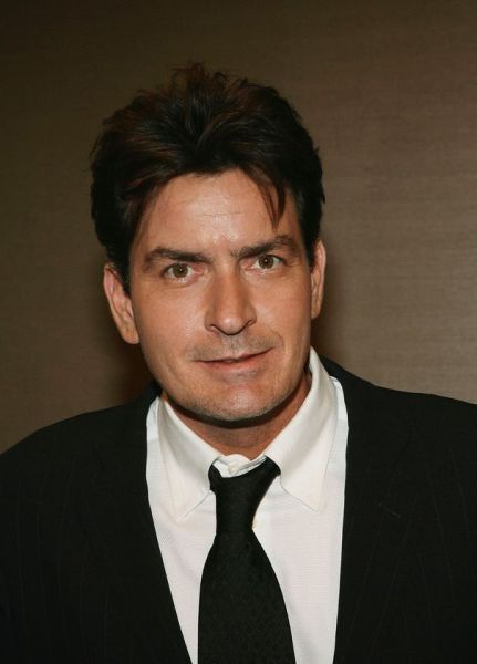 Eye on Stars: Charlie Sheen Bombs In Detroit, Taylor Swift Wins Big At Country Music Awards And Other Hollywood News