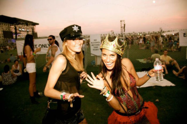 Coachella Music Festival: Half Naked Hot Young White Chicks Dancing