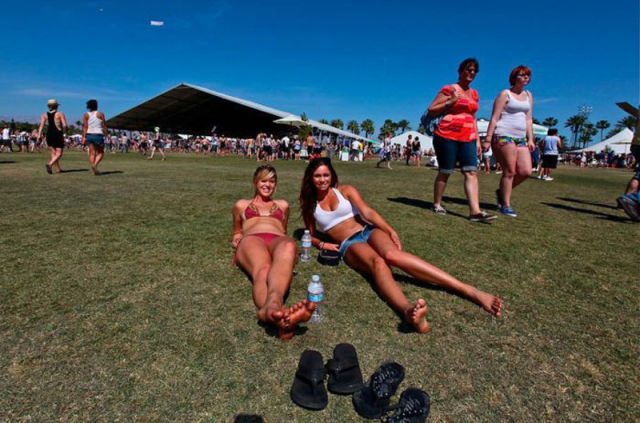 Coachella Music Festival: Half Naked Hot Young White Chicks Dancing