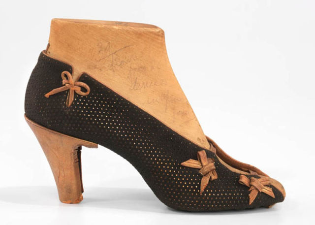 classic_womens_shoes_from_1939_640_05.jpg
